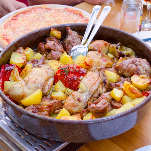 Peka – Tradycyjny Chorwacki Przysmak Prosto z Ognia